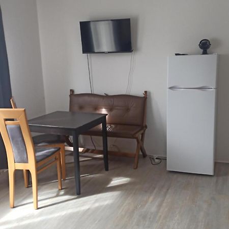 Helle Ferienwohnung An Der Rheinpromenade 50 Qm Duisburg Buitenkant foto